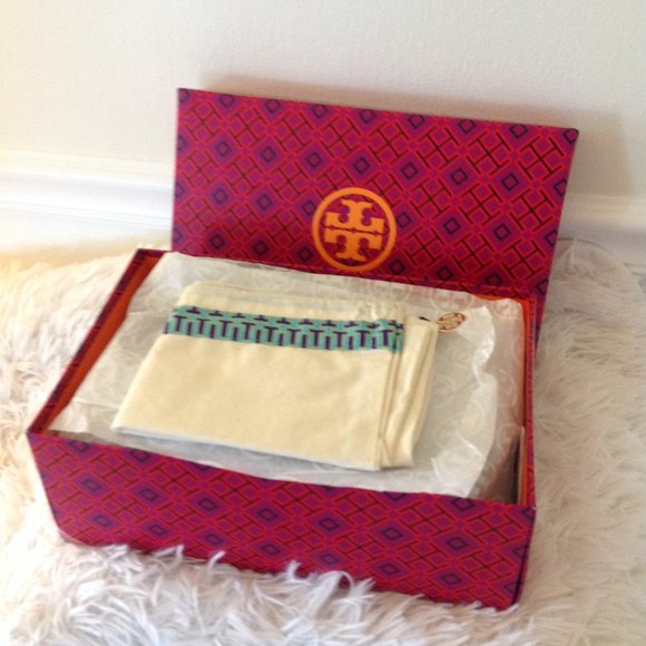 Tory Burch Miller Cloud Shearling Sandals - Picture 13 of 14